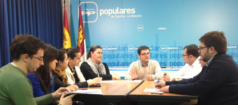 Los gobiernos de Rajoy y Cospedal van a permitir acabar con el desempleo juvenil