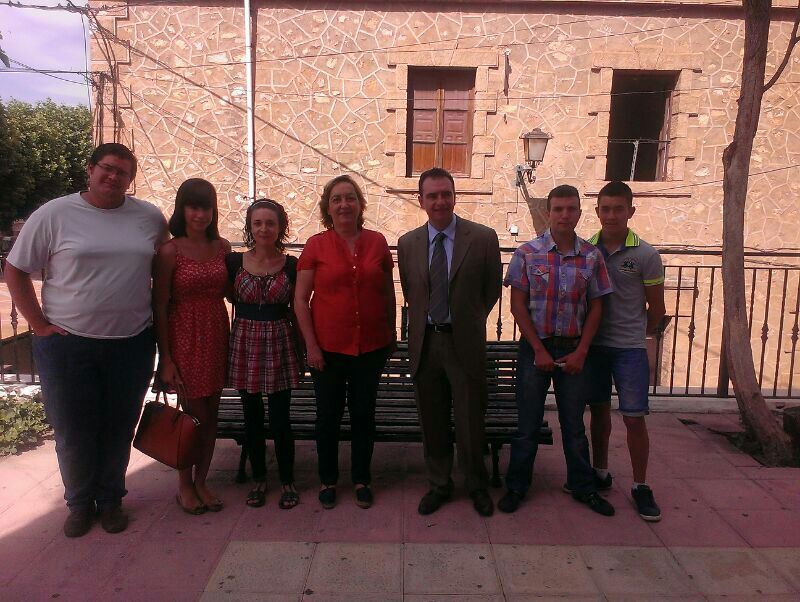 NNGG Riópar con Mª Luisa Soriano en la inauguración de unas jornadas sobre espeleología.