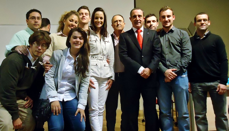 NNGG de Albacete partícipe del congreso del PP en Hellín.