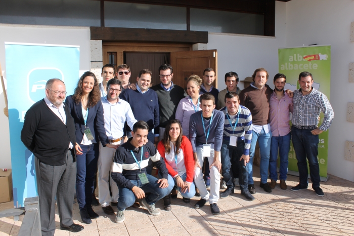 El Presidente del PP de Albacete visitó la Escuela de Otoño de Nuevas Generaciones.